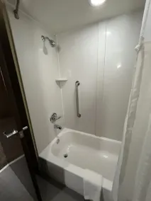 Quality Suites Graham - Burlington South - Bathroom