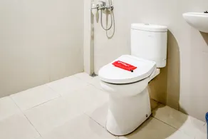RedDoorz Syariah @ Jalan Simpang Gajayana - Bathroom