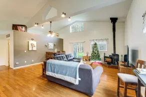 Willamette Valley Home on Working Horse Farm! - Innenbereich