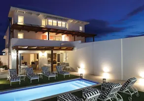One Marine Drive Boutique Hotel & Spa by The Living Journey Collection - Pool