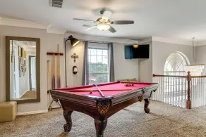 Private Outdoor Oasis! Luxe Bedford Getaway w/ Gym - Intérieur