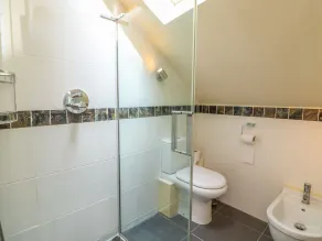 King Charles Cottage - Baño