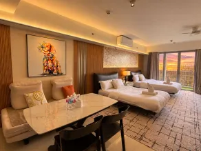 Cozy Family Studio with City View near City of Dreams Casino, Airport, Solaire, Okada, Ayala Malls and MOA - Room