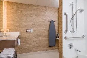 Holiday Inn Manchester Airport by IHG - Banheiro