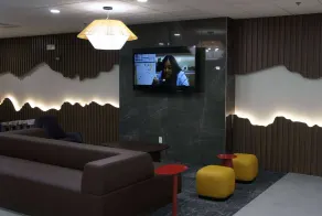 La Quinta Inn & Suites by Wyndham Memphis East - Lobby
