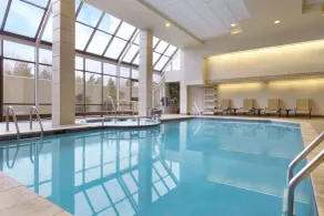 Embassy Suites by Hilton Piscataway Somerset - Piscine
