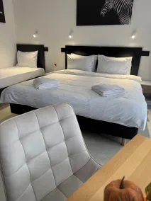 Hotel Sharlota - Værelse