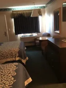 Sunrise Motel - Room