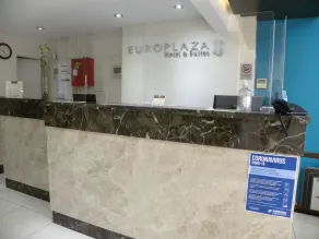 Europlaza Hotel & Suites - Rezeption
