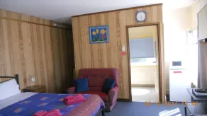 Summers Rest Units - Room