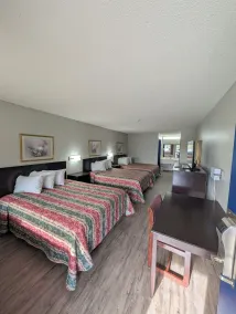 Garden Inn Adairsville - Room
