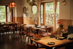 Mashru Riverside Estate - Restaurant