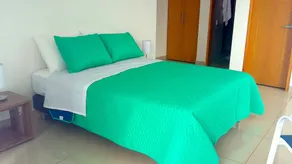 H2 LUXURY 3 Bedroom Apartment - Room