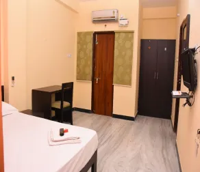 Aishwaryam Deshna Service Apartment Ambattur Chennai - Télévision