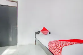 OYO 2770 Zleepy Wisma Khazri - Room