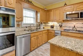 Douglasville Lake Home w/ Private Pool + Gazebo! - Interiör
