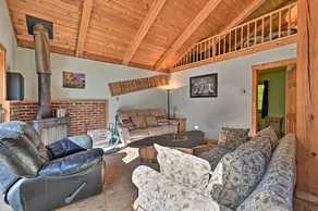 Remote Cabin w/ Fire Pit: 3 Miles to Stowe Mtn! - Innenbereich