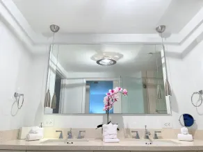 The Carlyle Oceanfront Luxe Condo Miami Beach - Bad