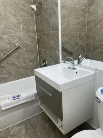 Days Inn by Wyndham Chico - Salle de bain