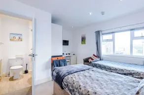 Professional Contractor's Retreat, Superfast WIFI, FREE Van Parking CCTV - Zimmer