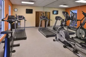 Comfort Inn & Suites Fayetteville-University Area - Salle de remise en forme