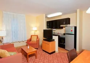 MainStay Suites Bloomington near University - Rum