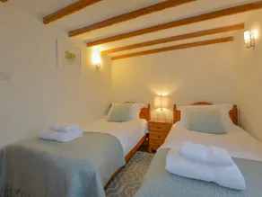 Hook Cottage - Room