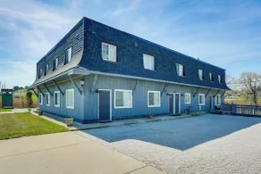 Fish, Swim + Relax: Modern Condo by Lake Huron! - Interiör