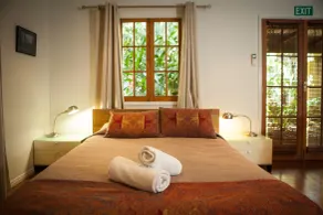Witches Falls Cottages - Chambre