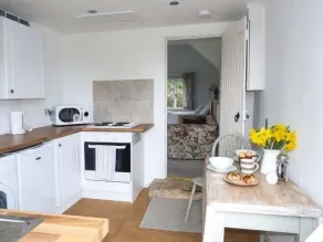 Standard Hill Cottage - Interior