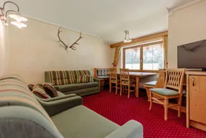 Hotel loj - our kind of place - Living area