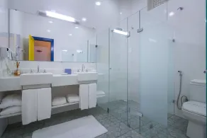 Sandi Hotel - Bathroom