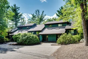 Near Skiing & Hiking! North Conway Gem w/ Balcony - Interiör