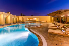 Wyndham Garden Dammam - Piscina