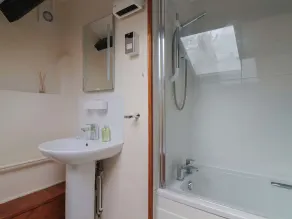 Kinderfreundliches charmantes Landhaus mit Garten | Strandblick | Haustiere sind willkommen - Badezimmer