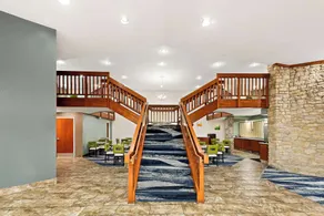 Suburban Studios Mason Near Kings Island - Lobby