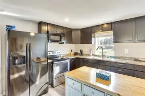 Golf, Shop, Tour & More: Oakland City Apartment - Interiör