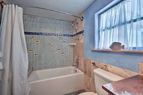 Cozy 'Blue Adobe' w/ Steam Room 2 Mi. from Taos! - Interiør