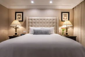 Beverly Hills Plaza Hotel & Spa - Room