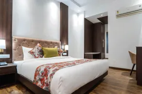 Hotel Le ROI Lake View Koti - Room