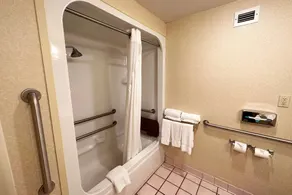 Wingate by Wyndham Waynesboro - Salle de bain