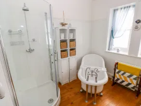 Castle School House - Bathroom