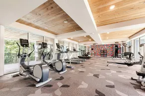 Beautiful Condo on Riverwalk w King Ste Free Parking Pet friendly centrally Located on the Riverwalk - Fitness facility