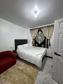 OYO Unique Guestroom - Farnworth, Easy Access to Bolton - Habitación