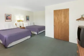Redwood Inn - Chambre