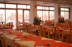 Corallia Beach Hotel Apartments - Restaurant
