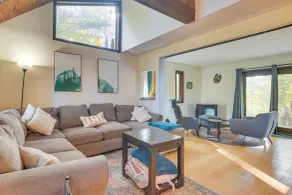 Lake & Trail Access On-site! Fairfax Hideaway - Interior