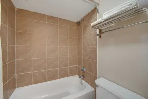 Days Inn by Wyndham College Station University Drive - Salle de bain