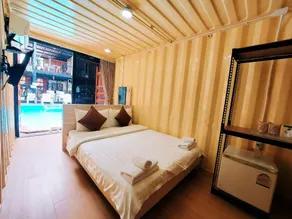 Retro Box Hotel Chumphon - Chambre