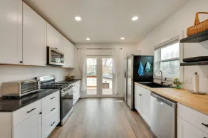 Chic Erie Vacation Rental ~ 14 Mi to Boulder! - Interior
